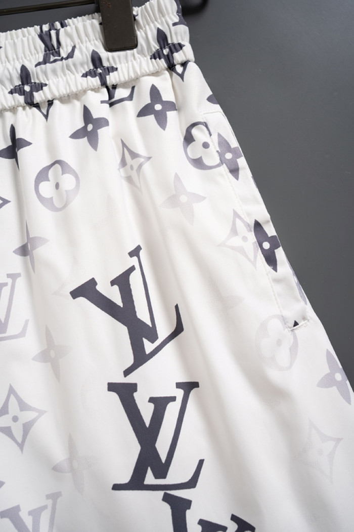 L1vv Short