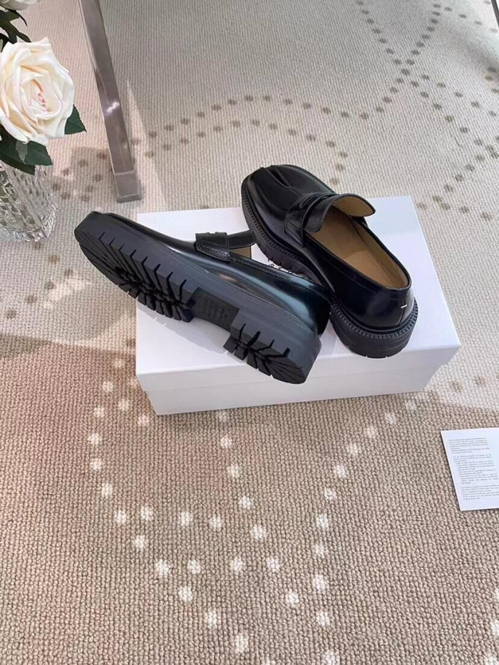 ma*s*n Ma*i*la loafer shoes