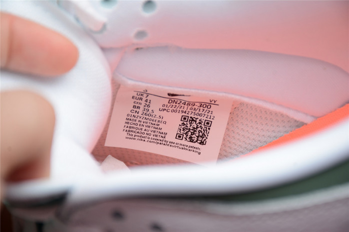 Nike Dunk Low NY vs. NY DN2489-300