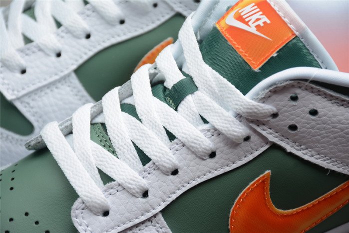 Nike Dunk Low NY vs. NY DN2489-300
