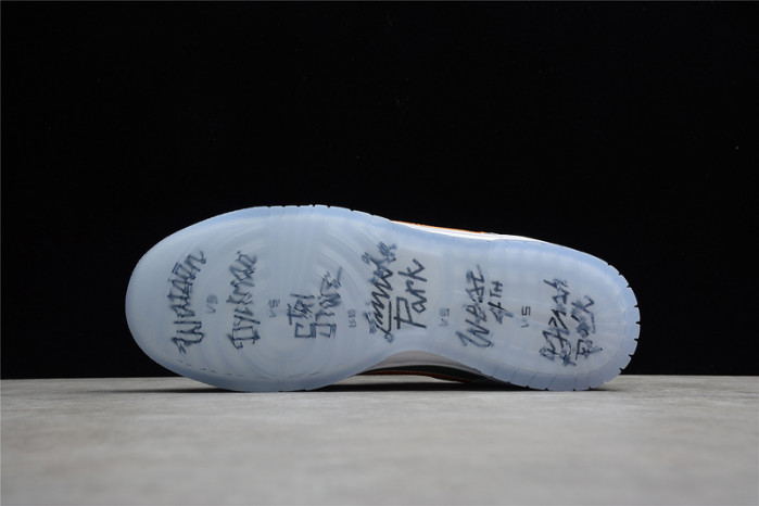 Nike Dunk Low NY vs. NY DN2489-300