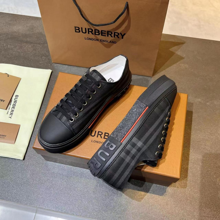 BUR*BERRY Sneakers