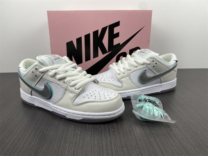 nike sb dunk low Di*m*nd supply co white Di*m*nd bv1310-100