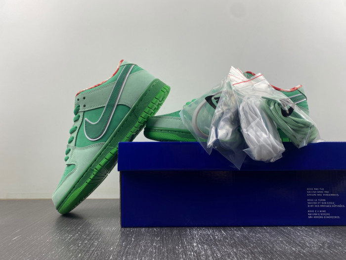 Nike SB Dunk Low lobster BV1310-303