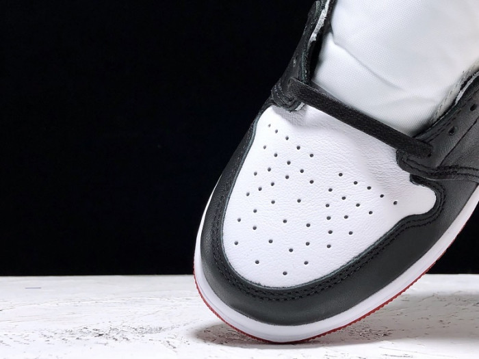 Air Jordan 1 Retro High Satin Black Toe CD0461-016