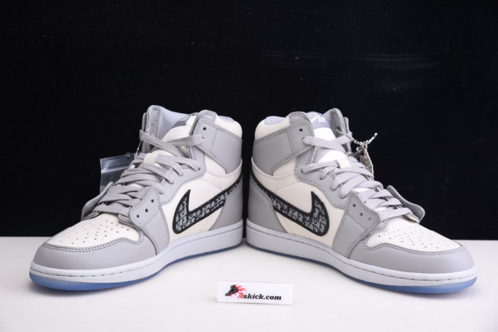 Air Jordan 1 Retro High Dior CN8607-002