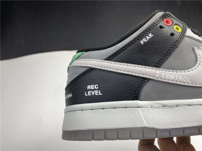 Nike SB Dunk Low VX1000 CV1659 001