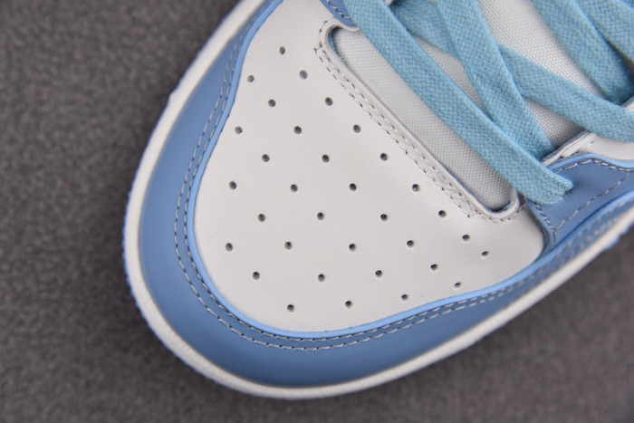 D1OR B57 Shoes