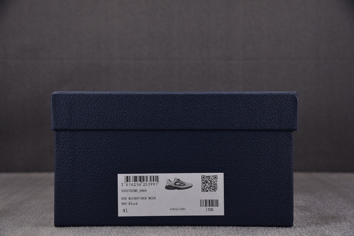 D1or B30 Sneakers