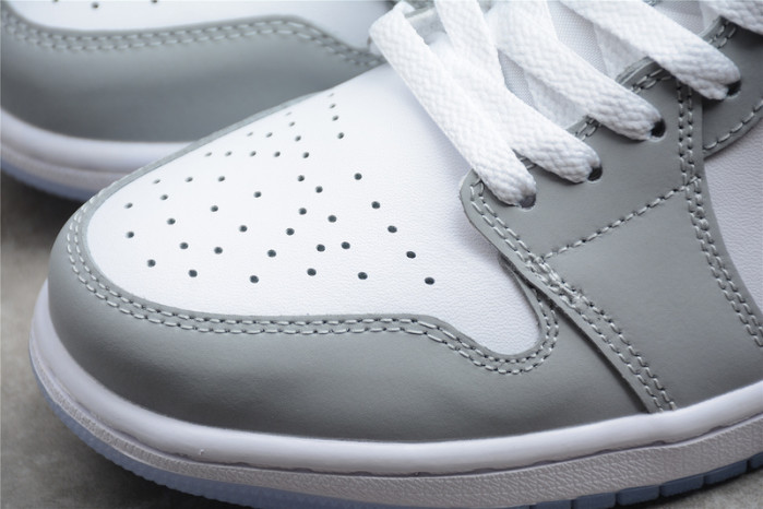 Air Jordan 1 Low Wolf Grey (W) DC0774-105