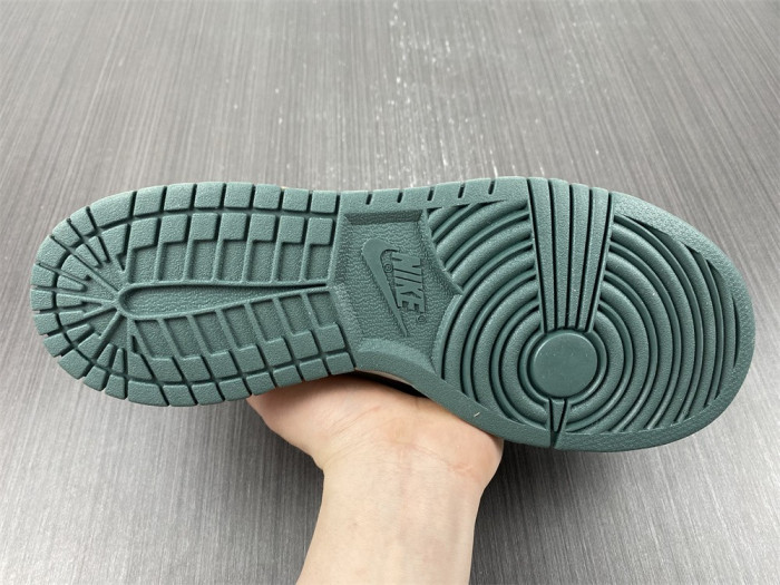 Nike Dunk Low Retro DH0957-1100