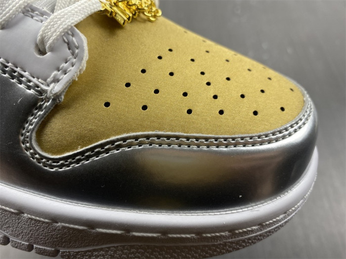 Nike Dunk Low Heirloom DH4403-700