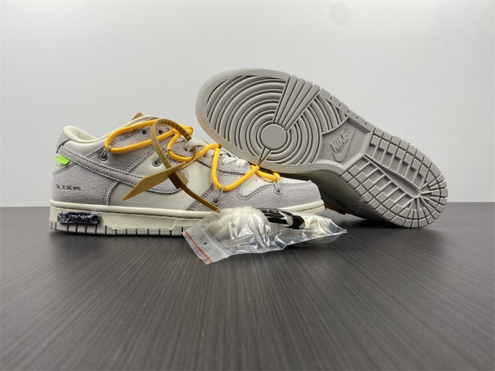OF X Nike Dunk Low Lot 39 of 50 DJ0950-109