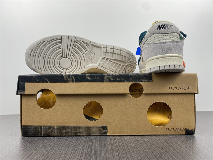 OF X Nike Dunk Low Lot 16 of 50 DJ0950-111