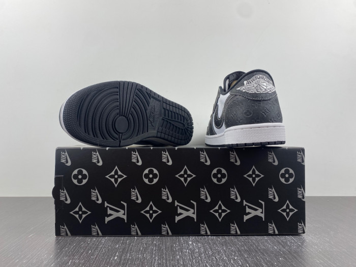 Travis Scott x Air Jordan 1 Low DL2211-001