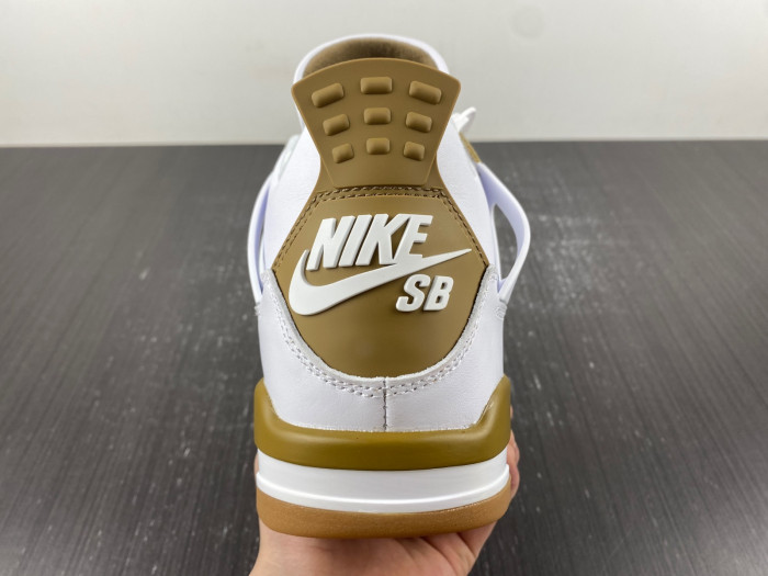 Air Jordan 4 Retro DR5415-120