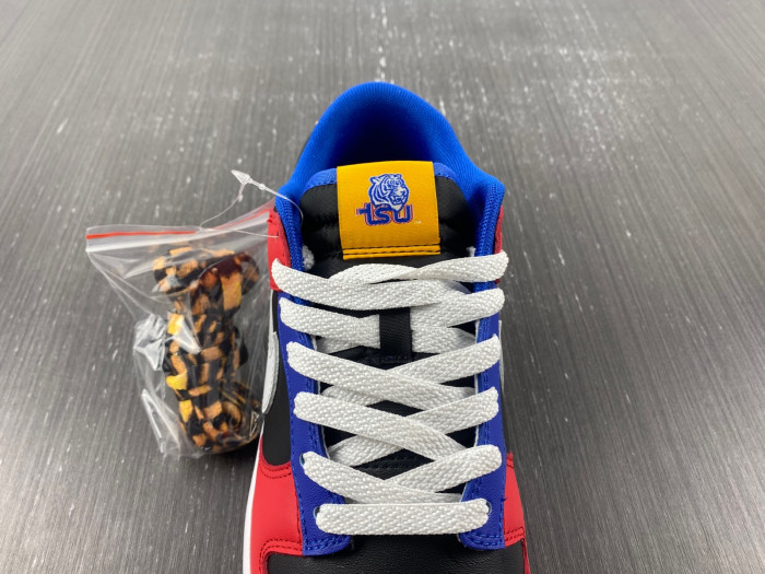 Nike Dunk Low “TSU” DR6190-100