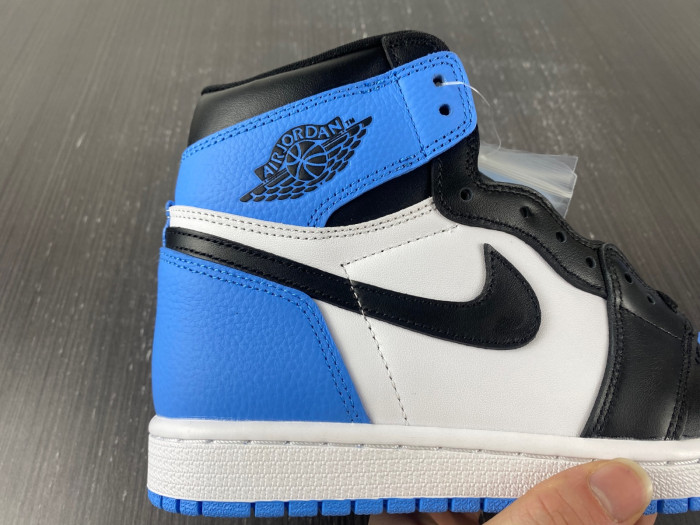 Air Jordan 1 High OG University Blue DZ5485-400