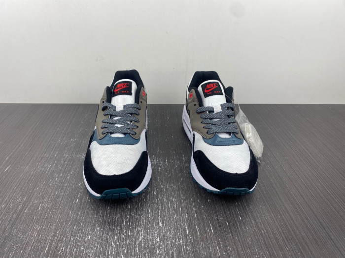 Nike Air Max 1 "Escape"  Air Max 1 FJ0698-100