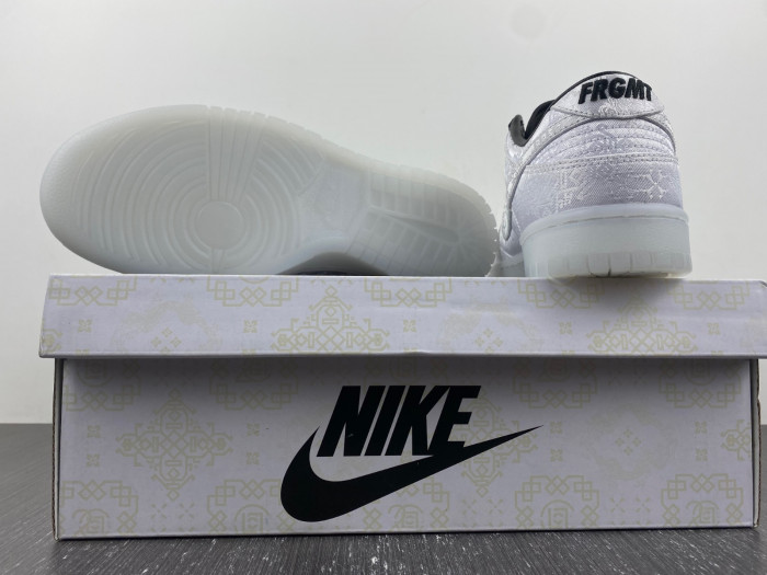 Clot x Fragment x Nike Dunk Low FN0315-110