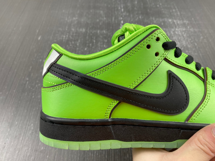 The Powerpuff Girls x Nike SB Dunk Low FZ8319-300.