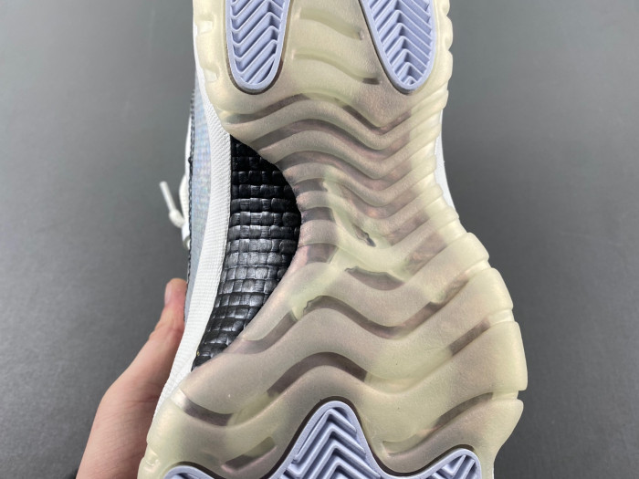 Air Jordan 11 Low CNY “Year of the Snake” HQ7000-001