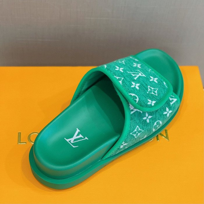 L1VV SANDALS