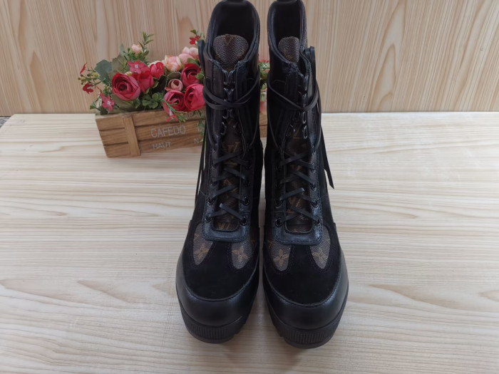 L1VV Boots