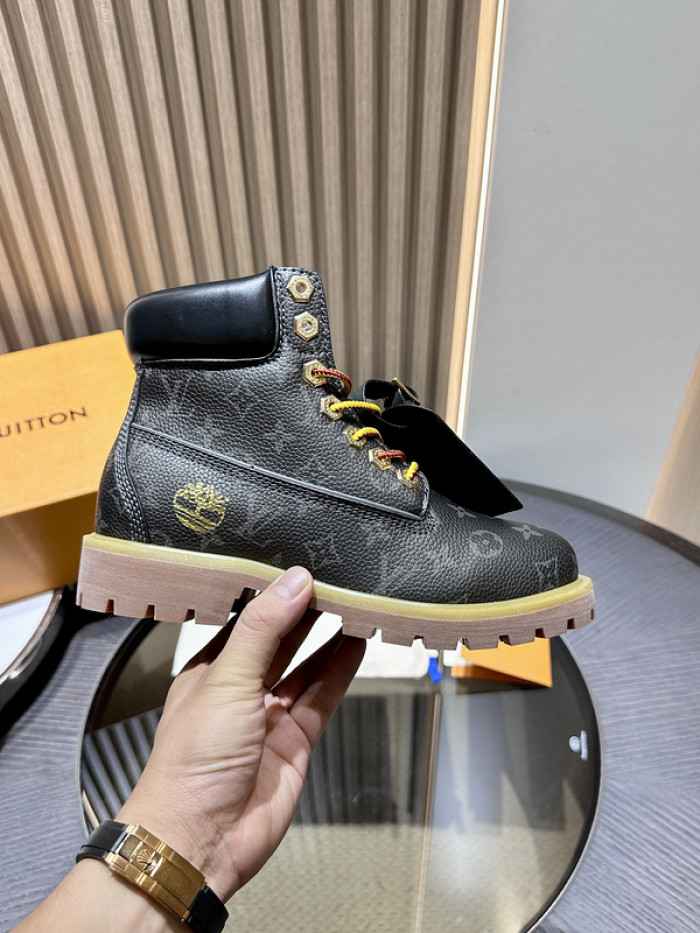 L1VV Boots