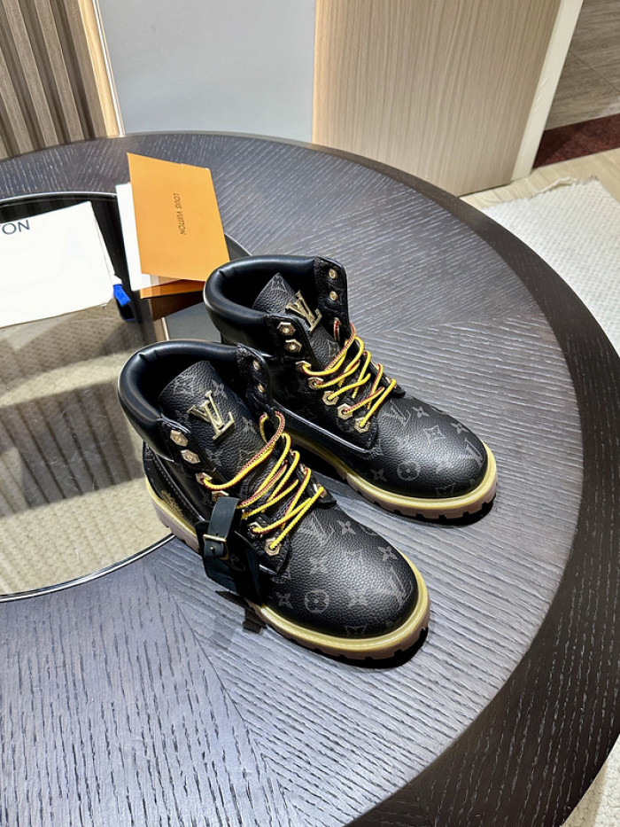 L1VV Boots