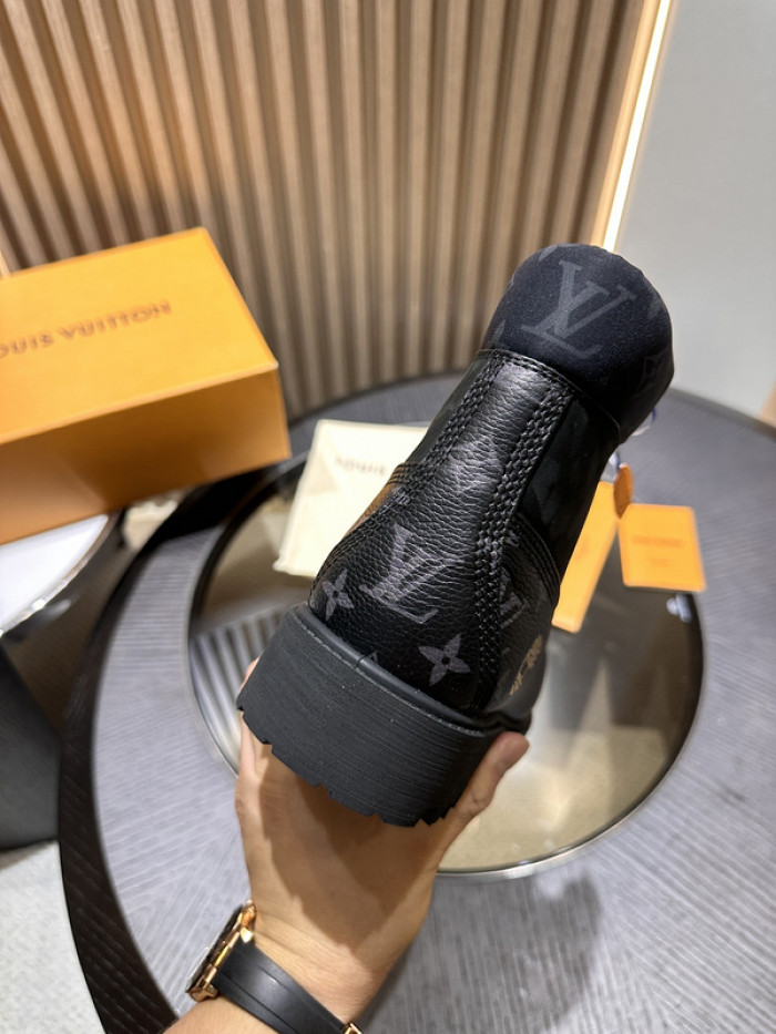 L1VV Boots