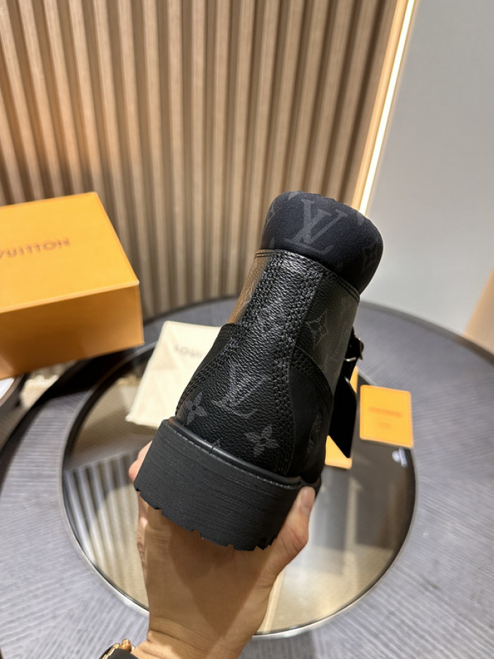 L1VV Boots