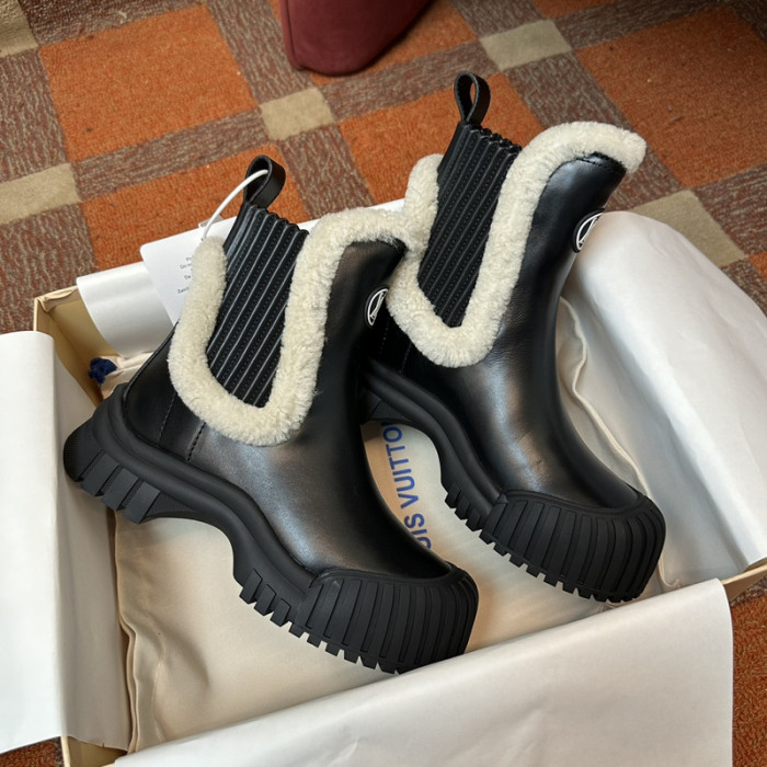 L1VV Boots