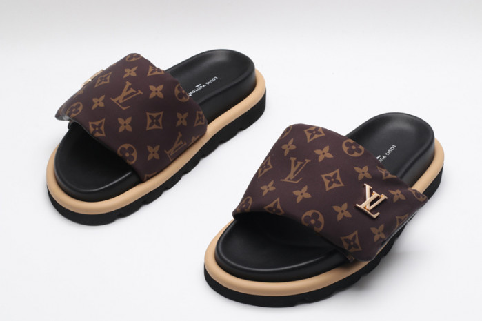 L1VV SANDALS