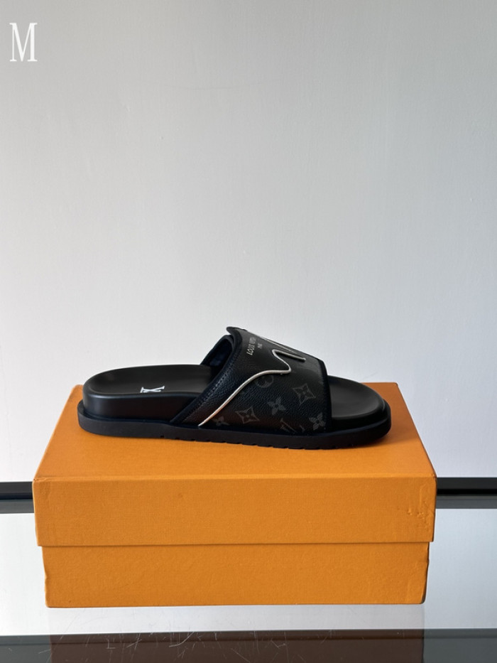 L1VV SANDALS