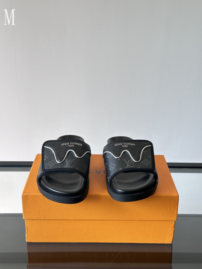 L1VV SANDALS
