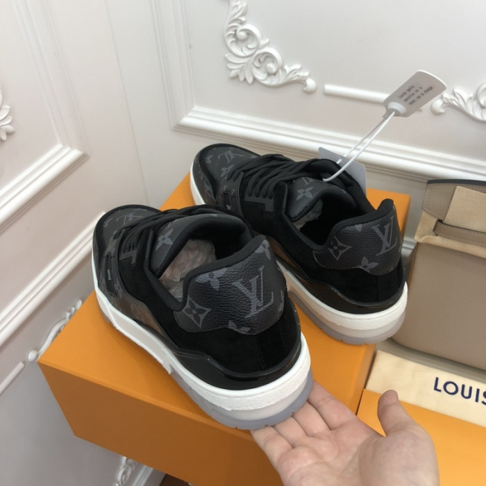 L1VV TRAINER