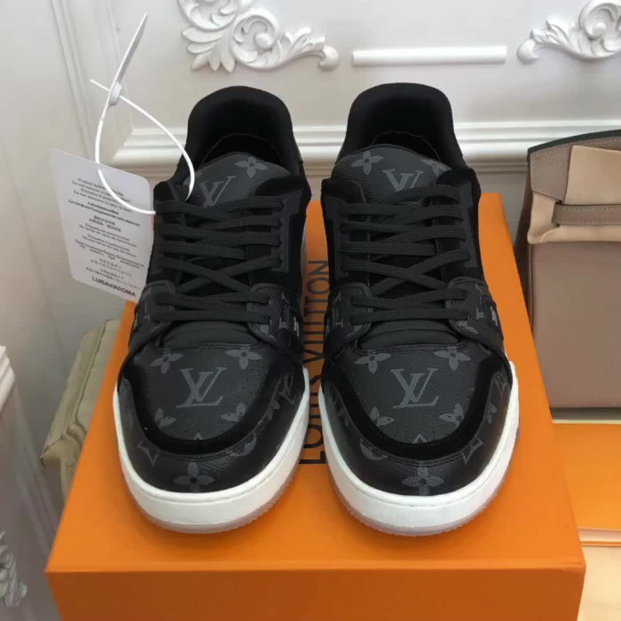 L1VV TRAINER