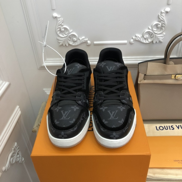 L1VV TRAINER