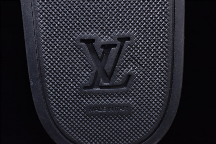 L1VV SANDALS