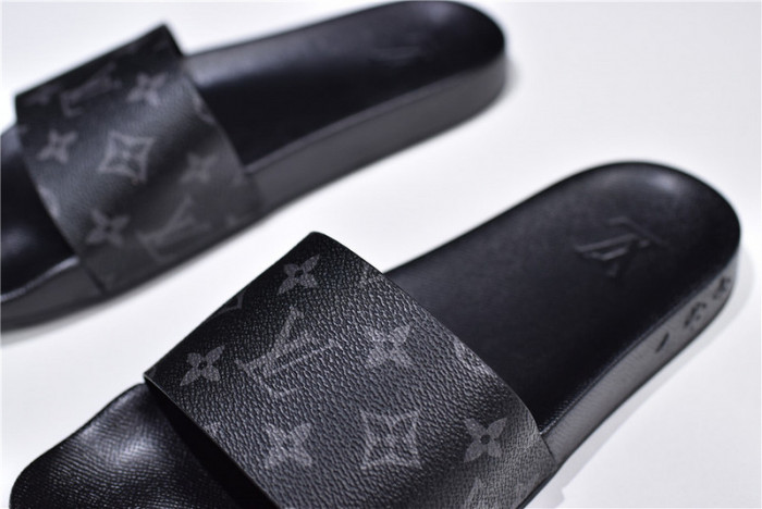 L1VV SANDALS