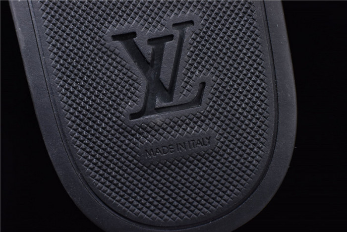 L1VV SANDALS
