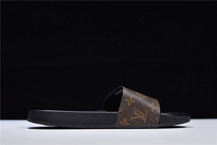 L1VV SANDALS