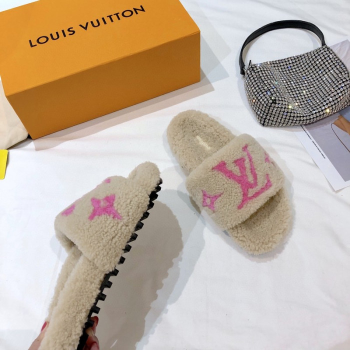 L1VV SANDALS
