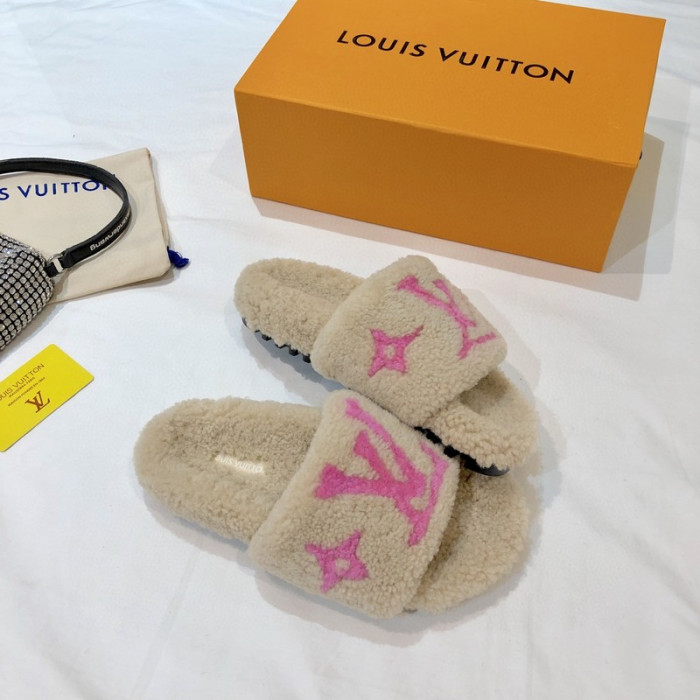 L1VV SANDALS