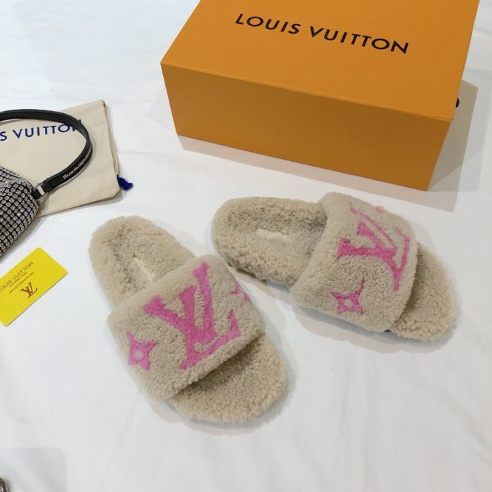 L1VV SANDALS
