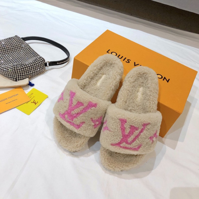 L1VV SANDALS