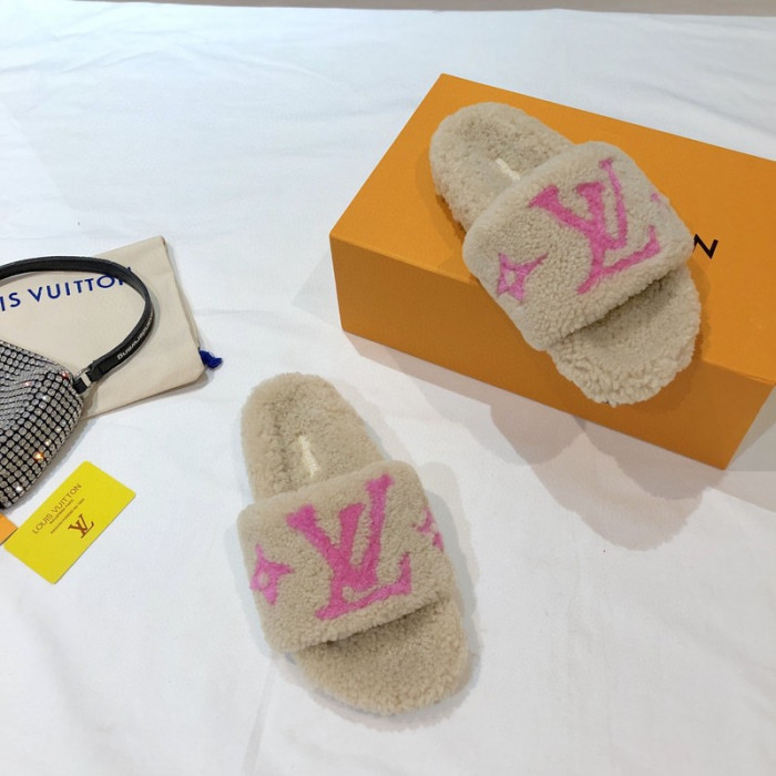 L1VV SANDALS