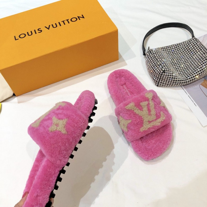 L1VV SANDALS