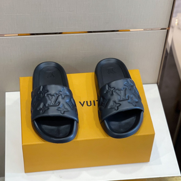 L1VV SANDALS